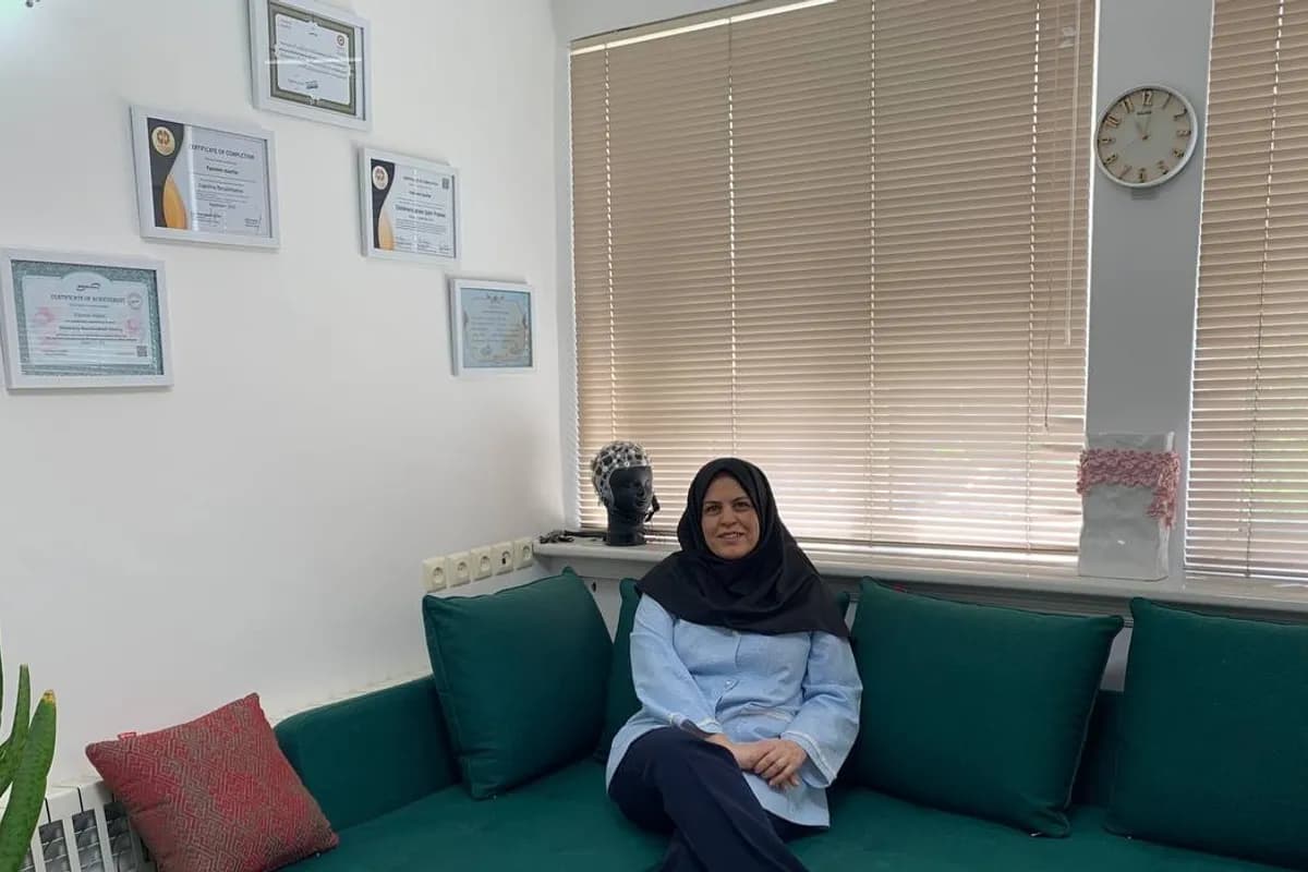 Psychologist Fatemeh Azarfar